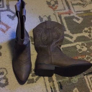Women’s cowboy boots 8